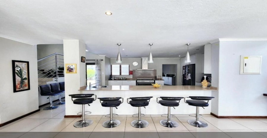 6 Bedroom Property for Sale in Midstream Estate Gauteng