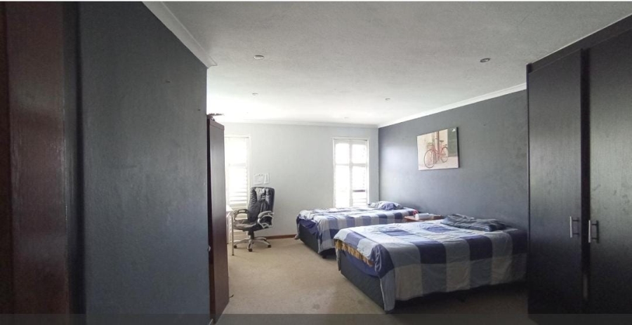 6 Bedroom Property for Sale in Midstream Estate Gauteng