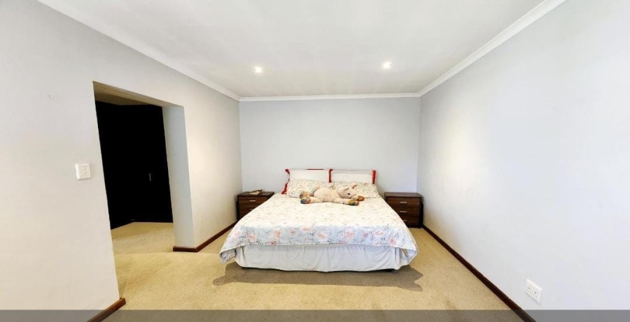 6 Bedroom Property for Sale in Midstream Estate Gauteng