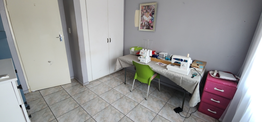3 Bedroom Property for Sale in Brackendowns Gauteng