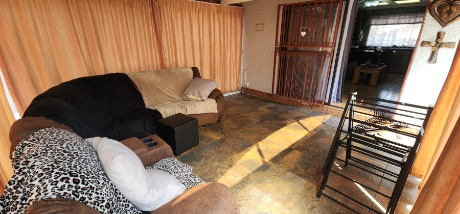 3 Bedroom Property for Sale in Brackendowns Gauteng