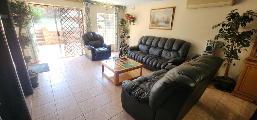3 Bedroom Property for Sale in Mulbarton Gauteng