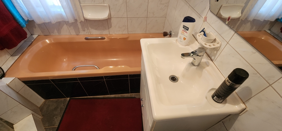3 Bedroom Property for Sale in Mulbarton Gauteng