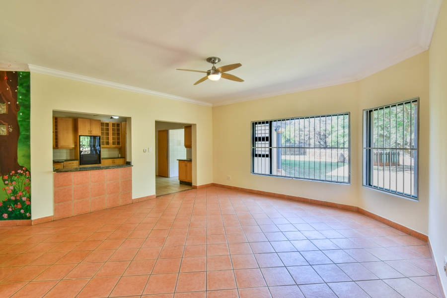 6 Bedroom Property for Sale in Olympus AH Gauteng