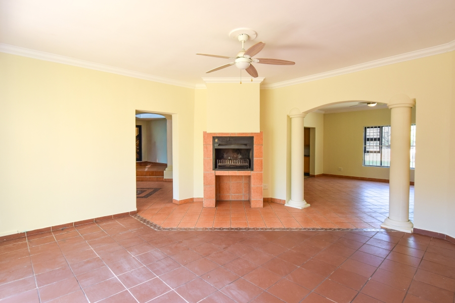 6 Bedroom Property for Sale in Olympus AH Gauteng