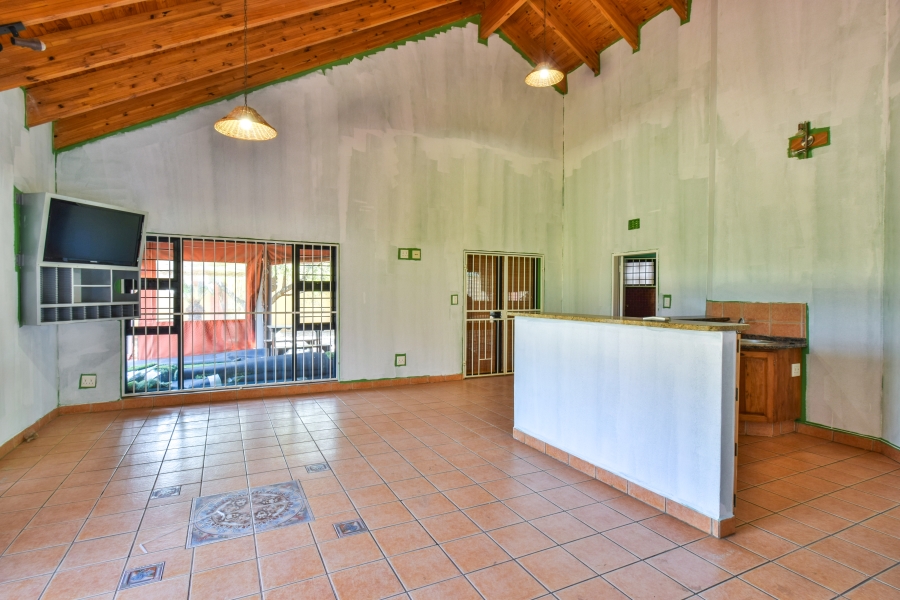 6 Bedroom Property for Sale in Olympus AH Gauteng