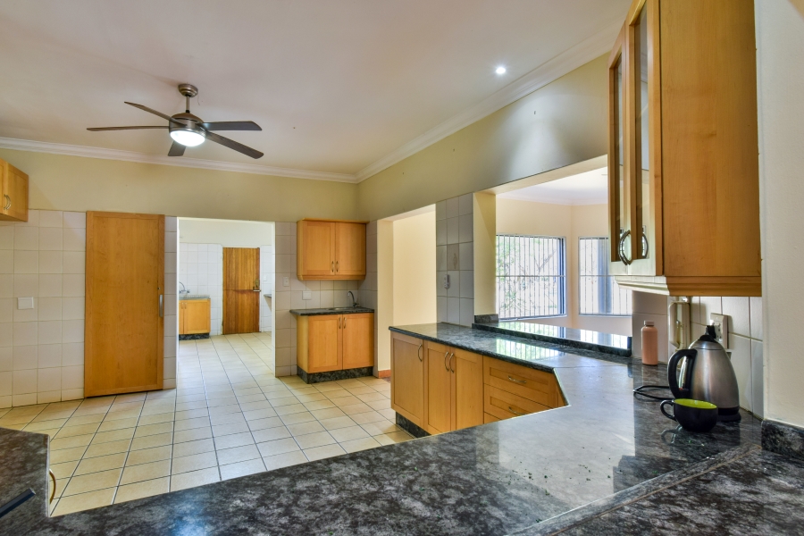 6 Bedroom Property for Sale in Olympus AH Gauteng