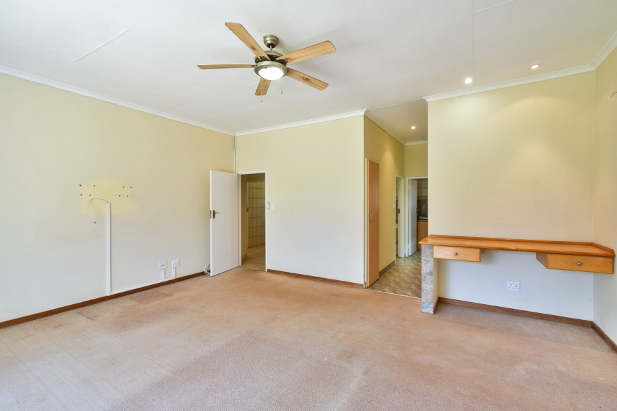 6 Bedroom Property for Sale in Olympus AH Gauteng