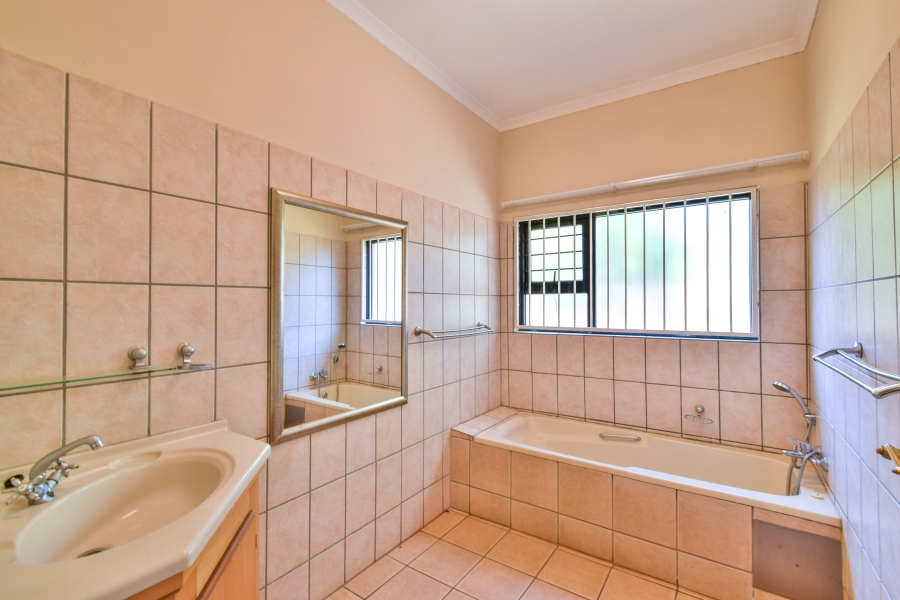6 Bedroom Property for Sale in Olympus AH Gauteng