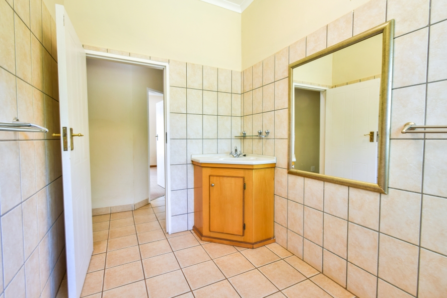 6 Bedroom Property for Sale in Olympus AH Gauteng