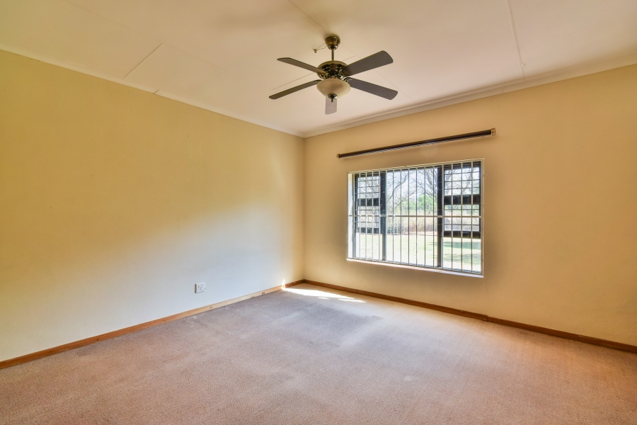 6 Bedroom Property for Sale in Olympus AH Gauteng