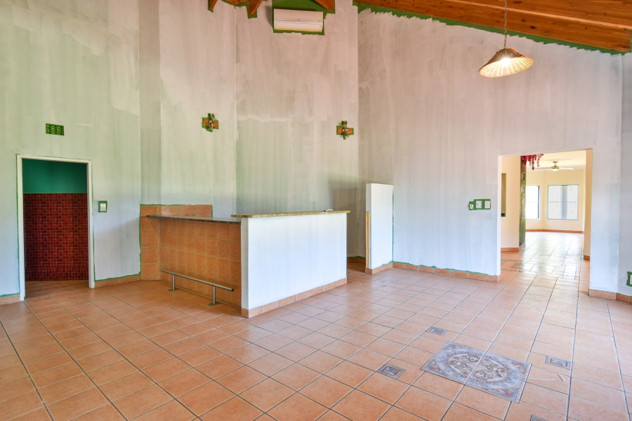 6 Bedroom Property for Sale in Olympus AH Gauteng