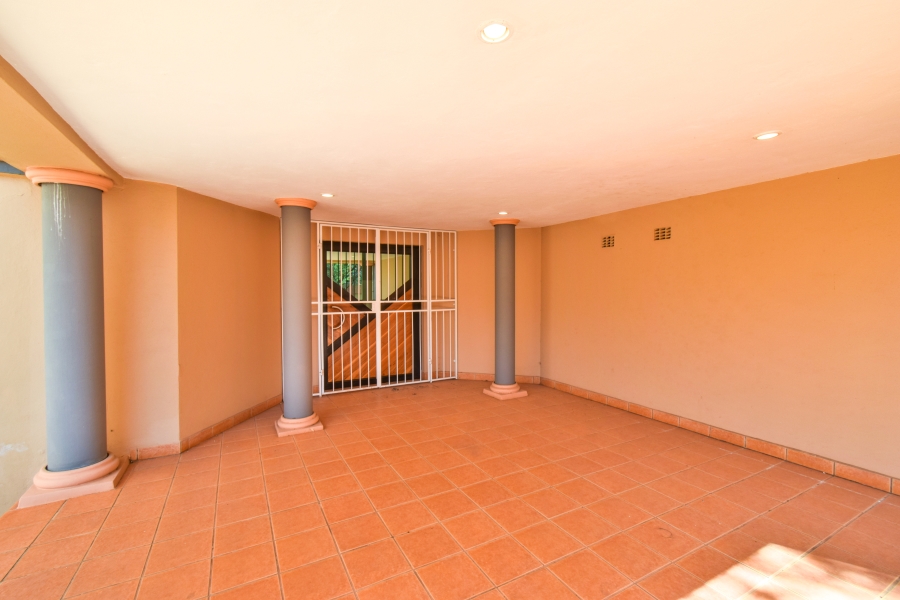 6 Bedroom Property for Sale in Olympus AH Gauteng