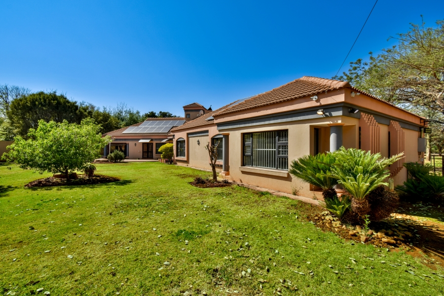 6 Bedroom Property for Sale in Olympus AH Gauteng