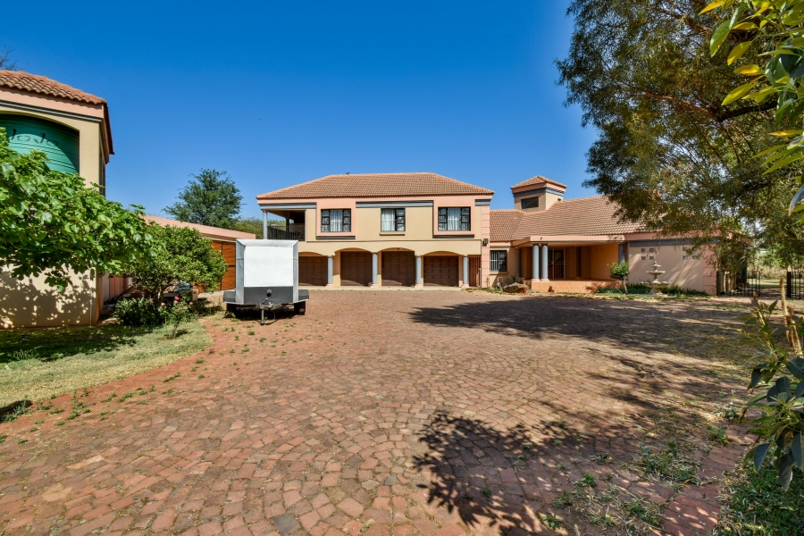 6 Bedroom Property for Sale in Olympus AH Gauteng