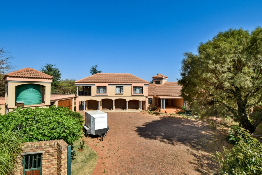 6 Bedroom Property for Sale in Olympus AH Gauteng