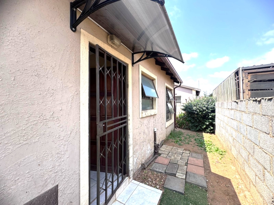 2 Bedroom Property for Sale in Alliance Gauteng