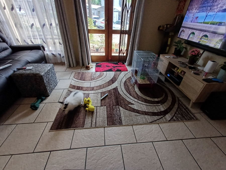 To Let 1 Bedroom Property for Rent in Paulshof Gauteng