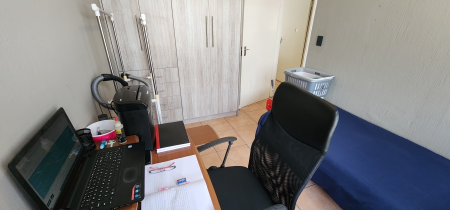 2 Bedroom Property for Sale in Verwoerdpark Gauteng