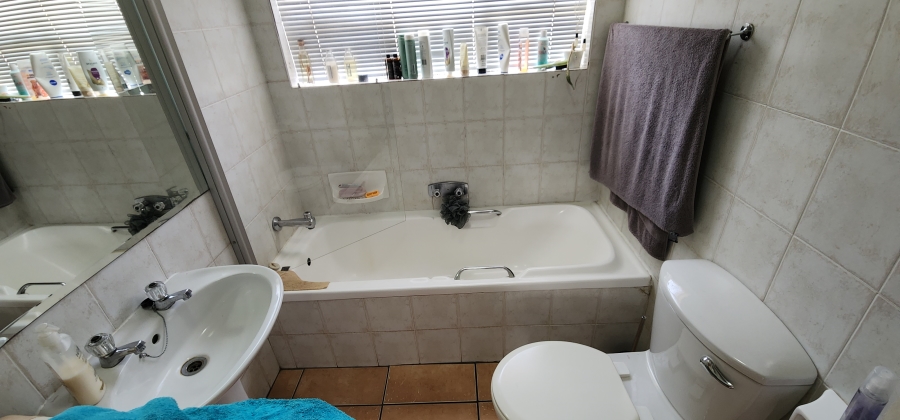 2 Bedroom Property for Sale in Verwoerdpark Gauteng
