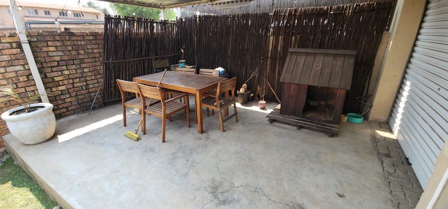 2 Bedroom Property for Sale in Verwoerdpark Gauteng