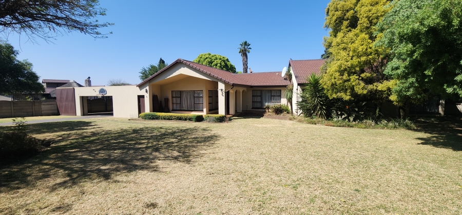3 Bedroom Property for Sale in Brackenhurst Gauteng