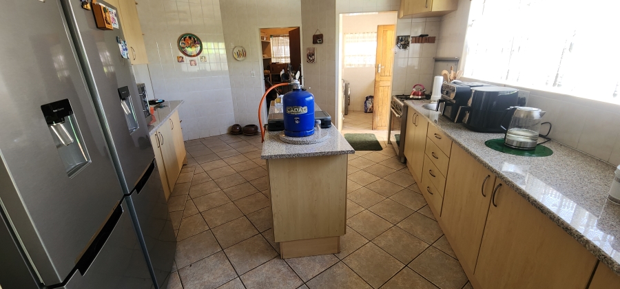 3 Bedroom Property for Sale in Brackenhurst Gauteng