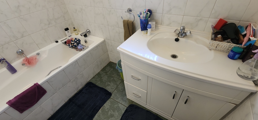 3 Bedroom Property for Sale in Brackenhurst Gauteng