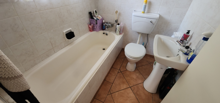 3 Bedroom Property for Sale in Brackenhurst Gauteng