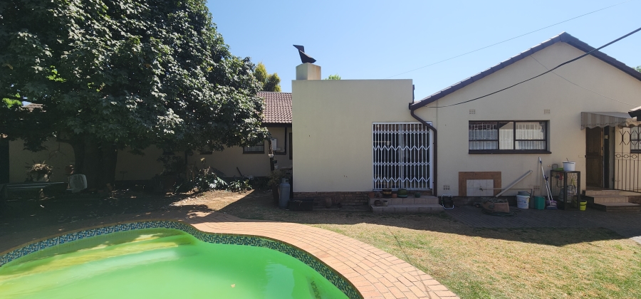 3 Bedroom Property for Sale in Brackenhurst Gauteng