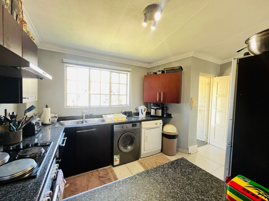 To Let 2 Bedroom Property for Rent in Morningside Gauteng