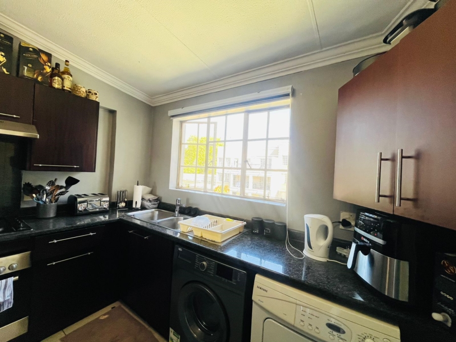 To Let 2 Bedroom Property for Rent in Morningside Gauteng