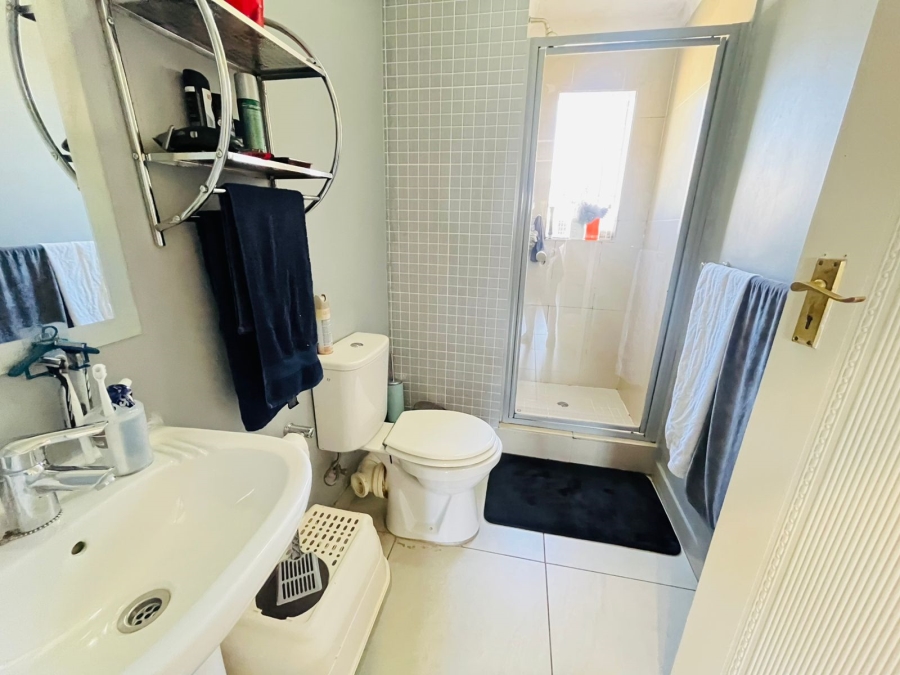 To Let 2 Bedroom Property for Rent in Morningside Gauteng