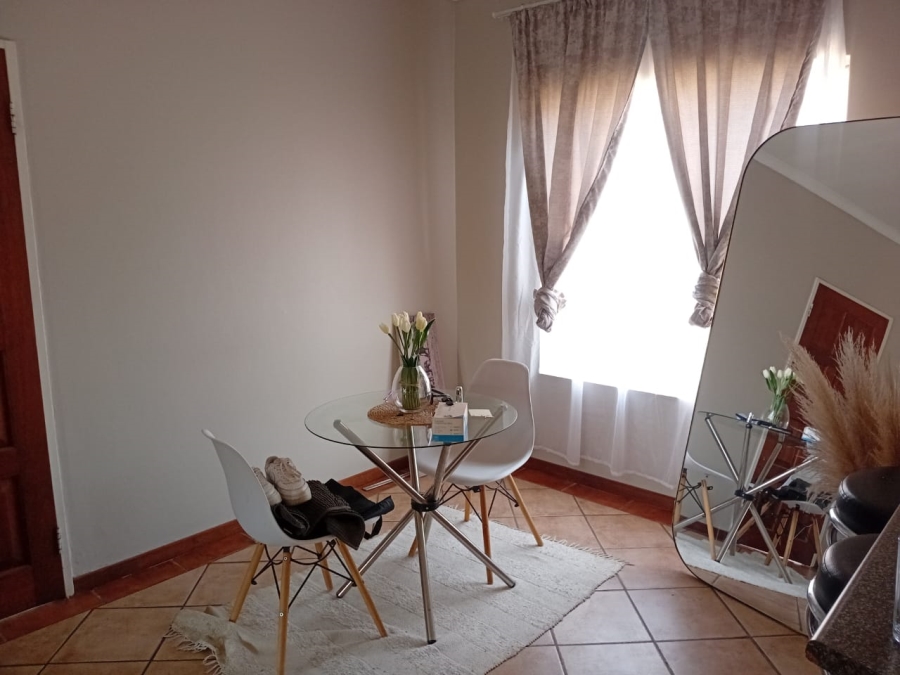 To Let 2 Bedroom Property for Rent in Olympus AH Gauteng