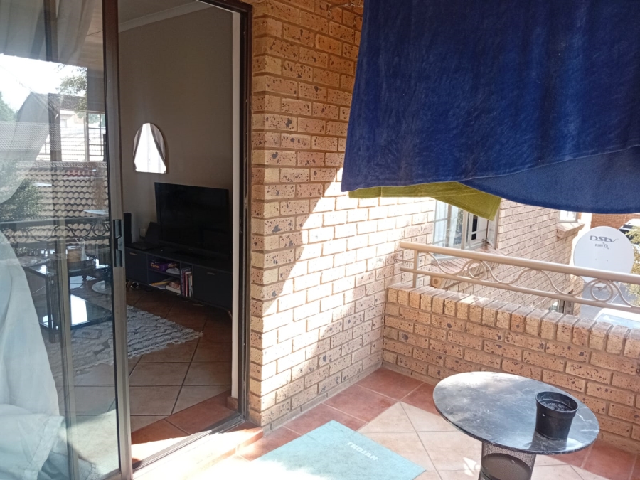 To Let 2 Bedroom Property for Rent in Olympus AH Gauteng
