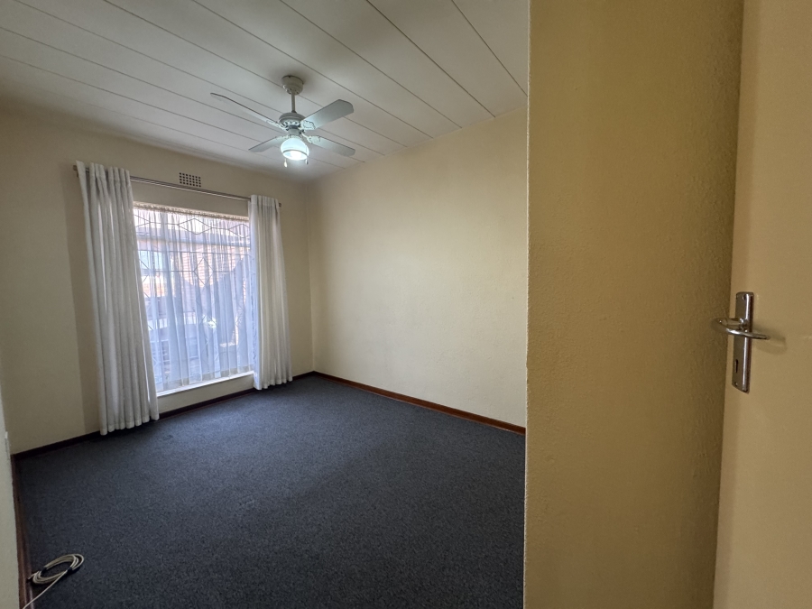 2 Bedroom Property for Sale in New Redruth Gauteng