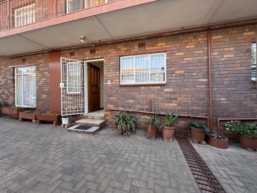 2 Bedroom Property for Sale in New Redruth Gauteng