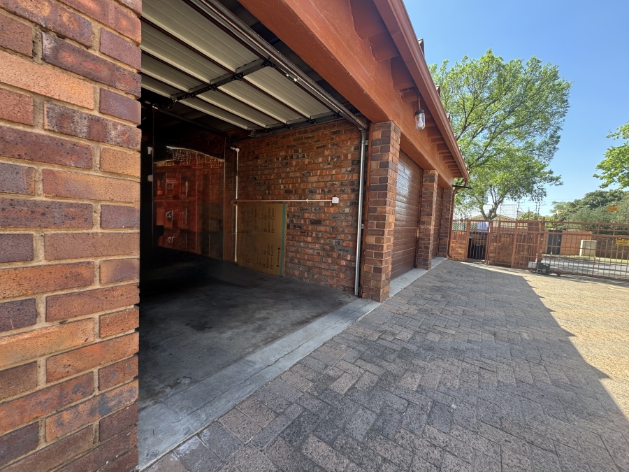 2 Bedroom Property for Sale in New Redruth Gauteng