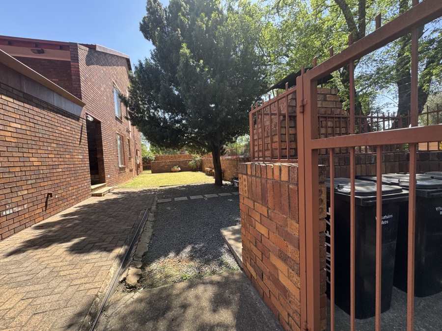 2 Bedroom Property for Sale in New Redruth Gauteng