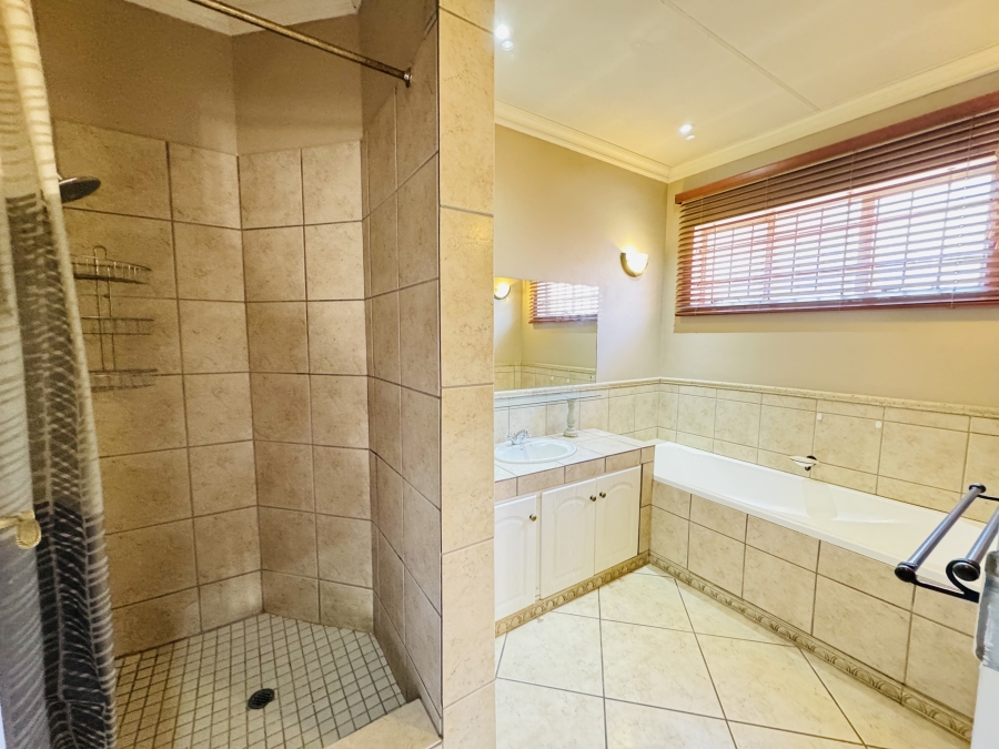 2 Bedroom Property for Sale in Moreleta Park Gauteng