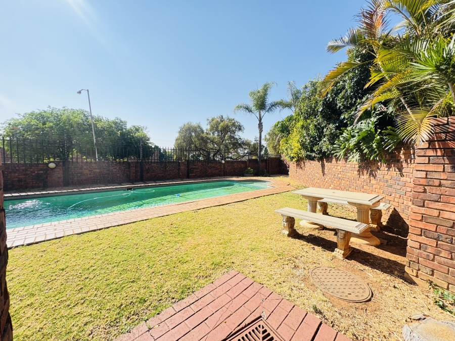 2 Bedroom Property for Sale in Moreleta Park Gauteng