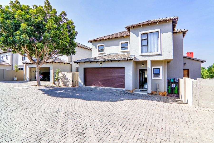 3 Bedroom Property for Sale in Thatchfield Estate Gauteng