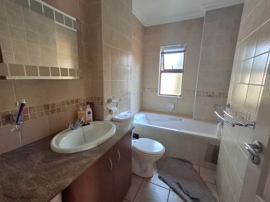 2 Bedroom Property for Sale in Ravenswood Gauteng