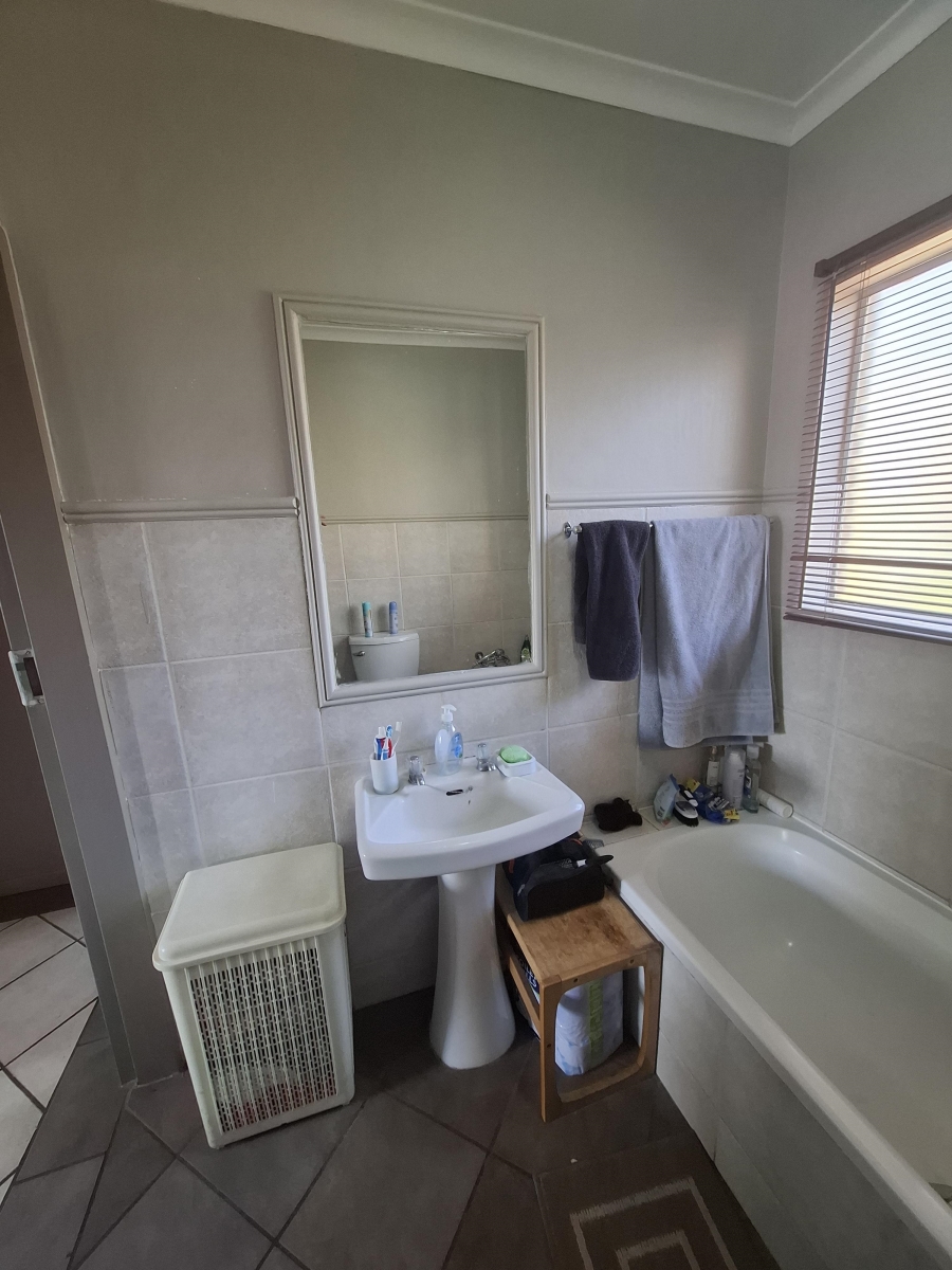 To Let 2 Bedroom Property for Rent in Olympus AH Gauteng
