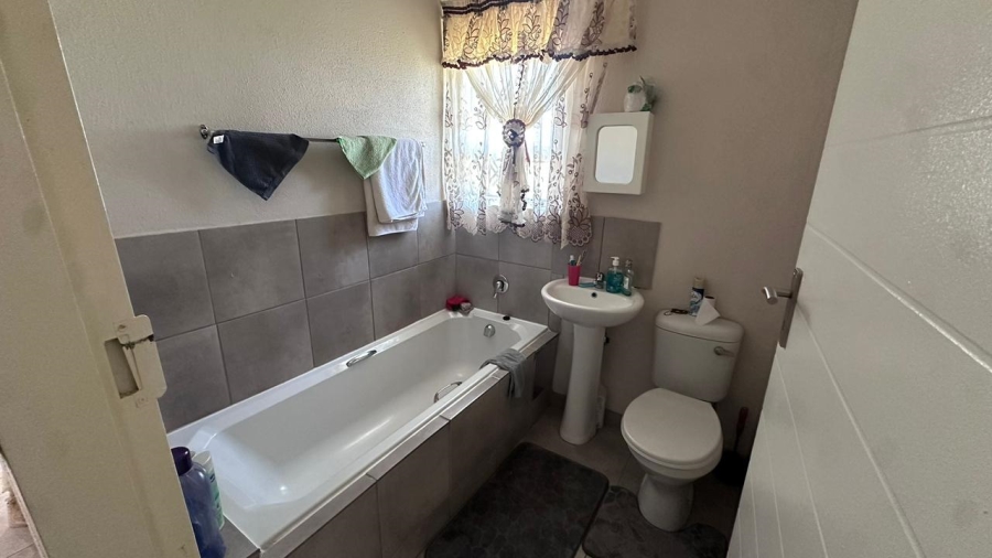 3 Bedroom Property for Sale in Daveyton Gauteng
