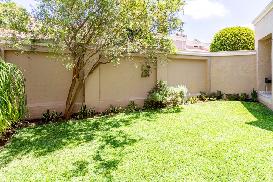 To Let 2 Bedroom Property for Rent in Lonehill Gauteng