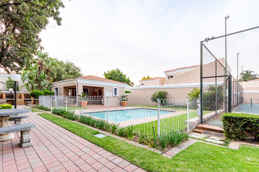 To Let 2 Bedroom Property for Rent in Lonehill Gauteng