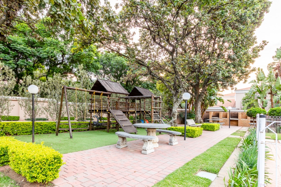 To Let 2 Bedroom Property for Rent in Lonehill Gauteng