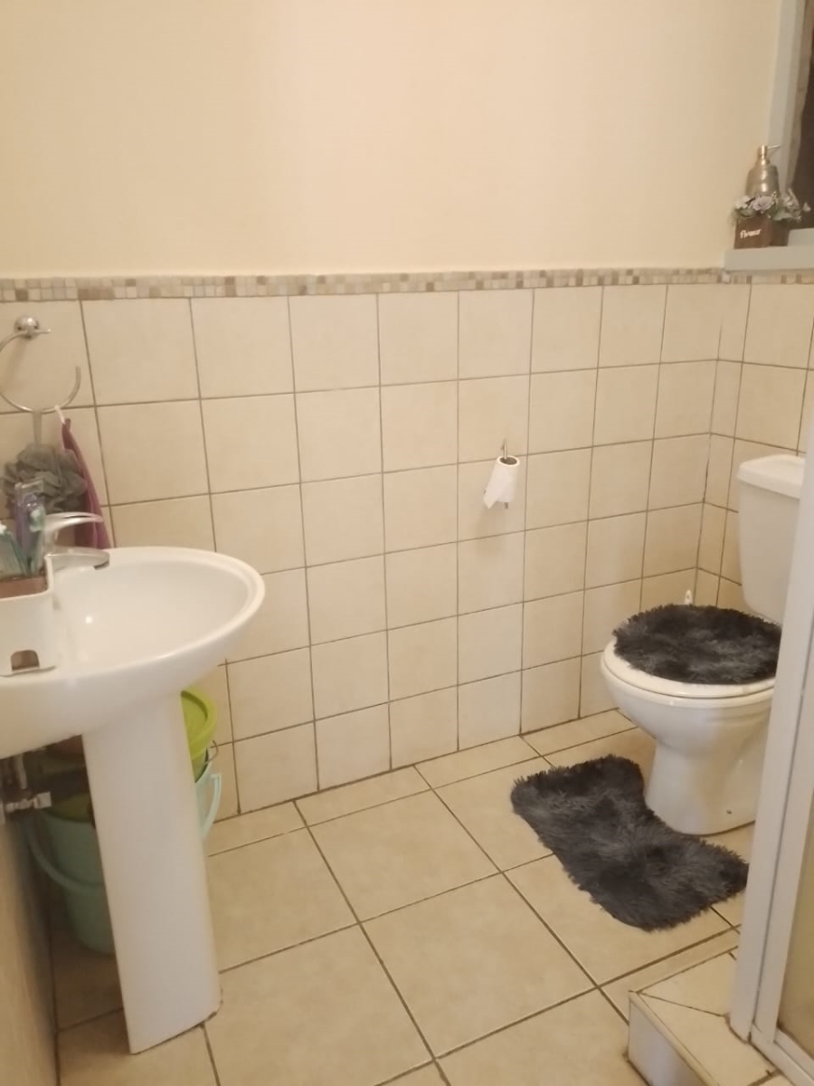 2 Bedroom Property for Sale in Noordwyk Gauteng