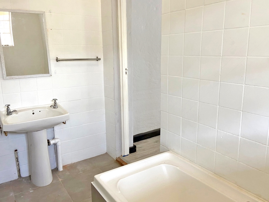 To Let 1 Bedroom Property for Rent in Linden Gauteng